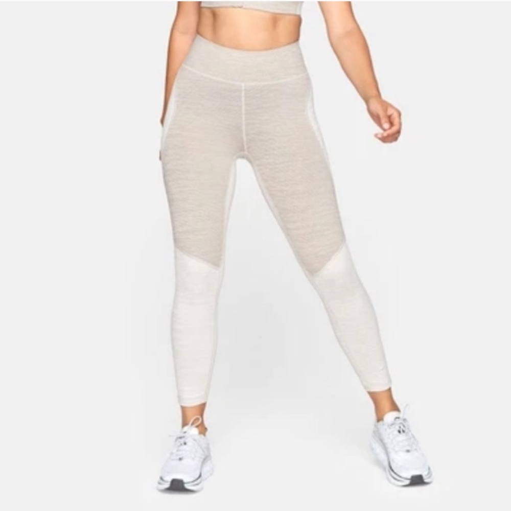 Outdoor Voices 7/8 techsweat leggings in size M